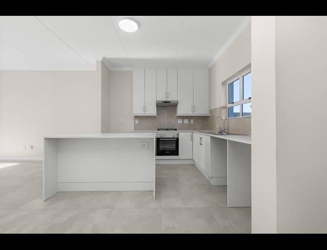 3 BEDROOM TOWNHOUSE TO LET IN SUNNINGDALE
